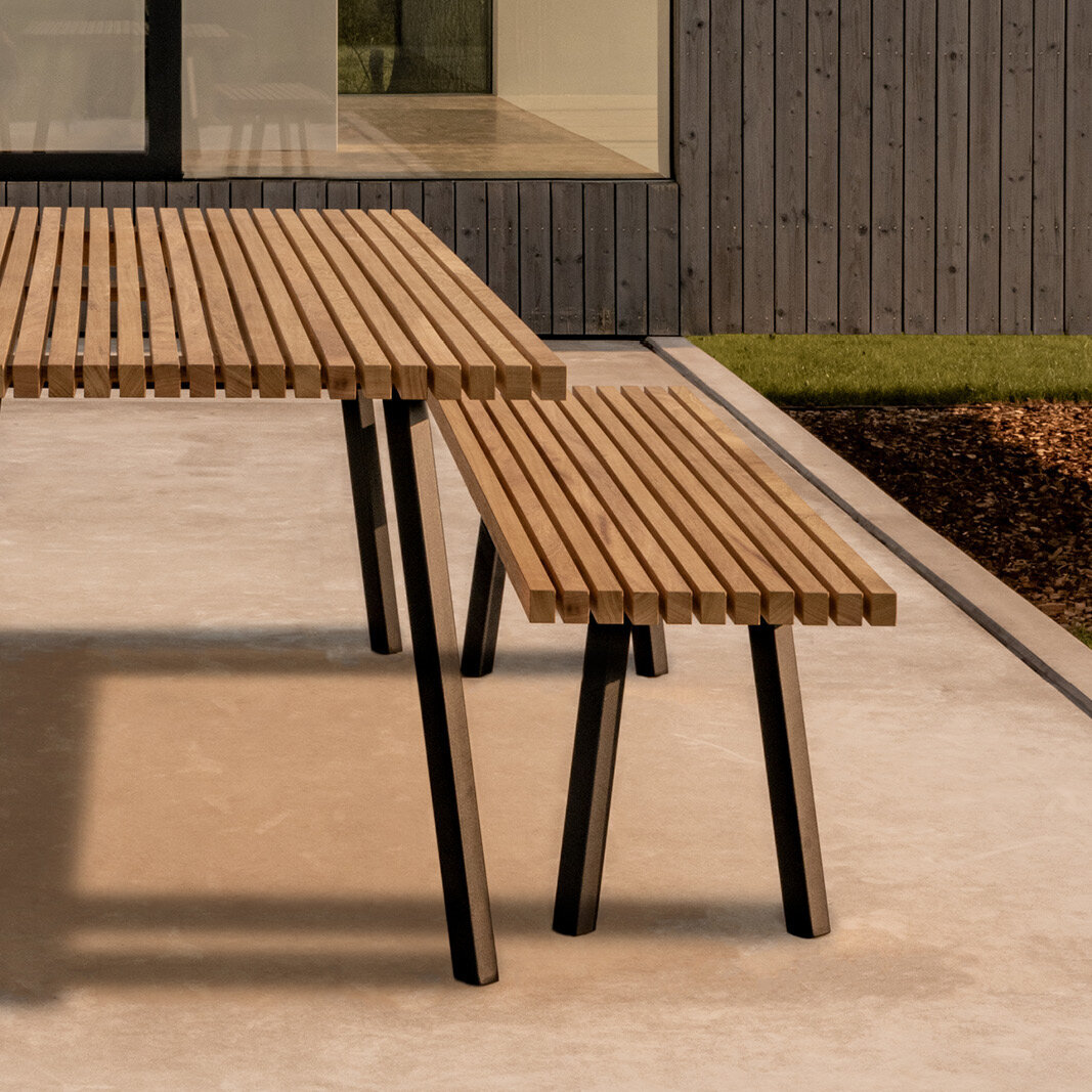 Design Dining Bench | New Classic Outdoor Bench Steel black powdercoating | Iroko | Studio HENK| 