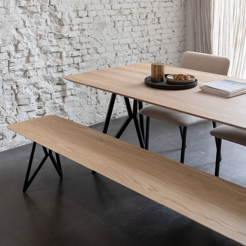 Rechthoekige Design dining table | Butterfly Steel black powdercoating | Walnut naturel lacquer | Studio HENK| 