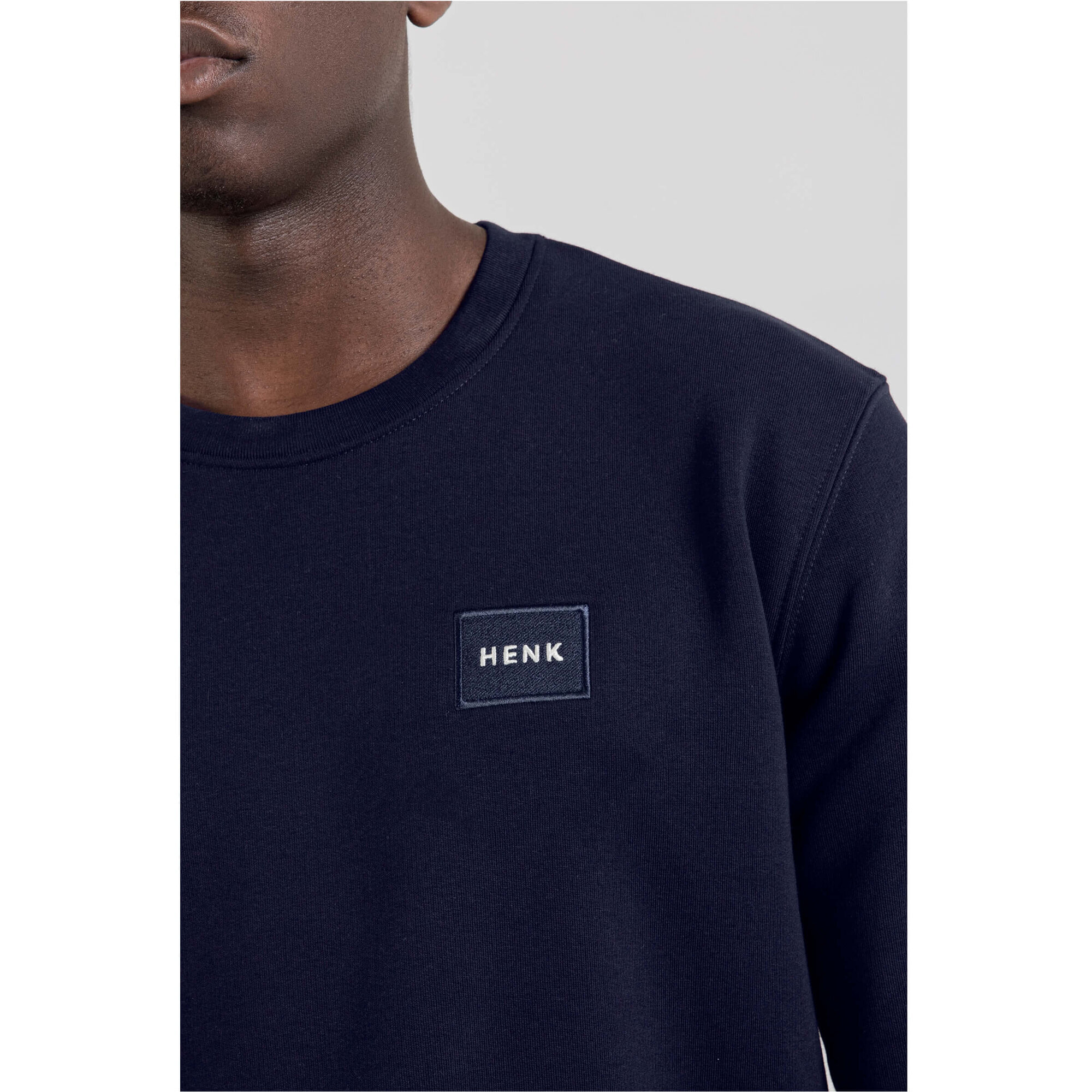 Sweater | Navy | Studio HENK | Setting3