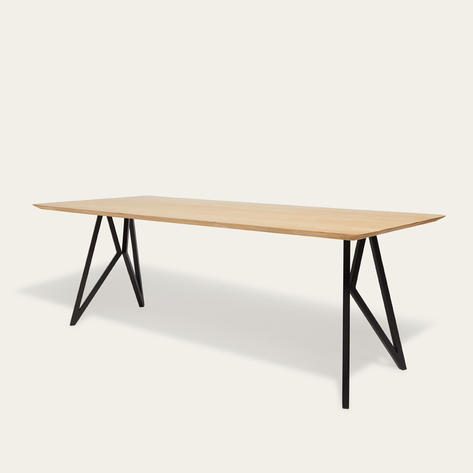 Rechthoekige Design dining table | Butterfly Steel black powdercoating | Oak black stain | Studio HENK| 